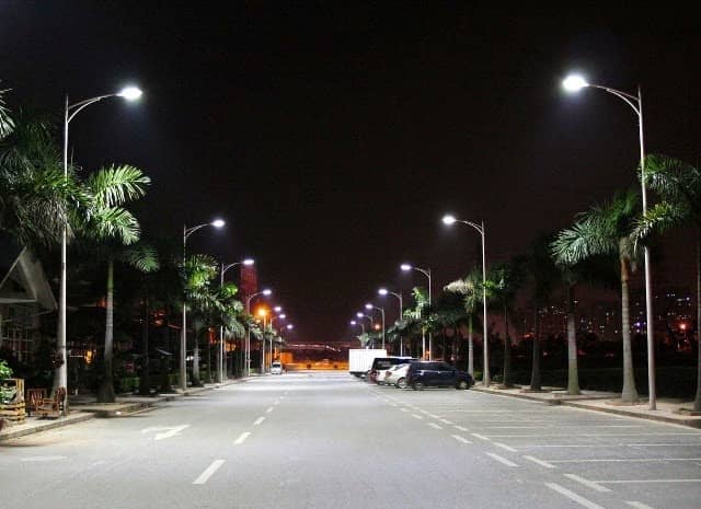 Cột đèn chiếu sáng ngoài trời